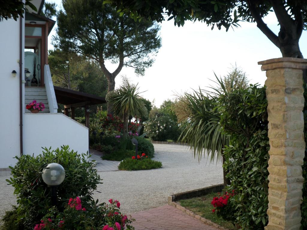 Bed And Breakfast " Il Tesoro Di Mario " Falconara Marittima Exterior foto